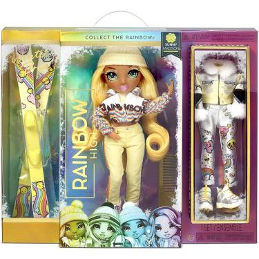 Imagem de Rainbow High Winter Break Sunny Madison – Yellow Winter Break Fashion Doll com e Playset 2 Roupas completas de boneca, par de skis e acessórios de bon