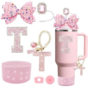 Imagem de Conjunto de acessórios de copo Stanley rosa de 7 peças, decorações de iniciais para Stanley Cup 850.5 g 1,134 g, inclui cobertura de canudo de joia, tampa à prova de derramamento, pingente de alça