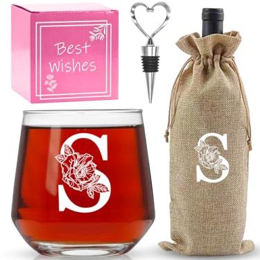 Imagem de AiHeart Presentes personalizados para mulheres, taças de vinho com monograma A-Z, presentes para mulheres, taça de vinho para caixa de presente, presentes de aniversário para mãe, irmã, avó-S