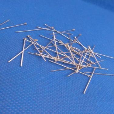 Imagem de Alfinete para montagem de bijouterias 5cm banho dourado pct com 10gr A
