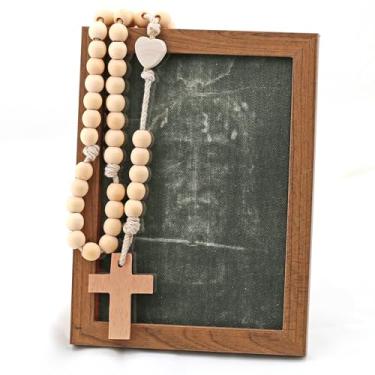 Imagem de LYFOOHEART Moldura de madeira devocional católica com rosário natural, conjunto de exibição de arte de parede religiosa, decoração de oração de retrato de mortalha para casa e presente (Sudário de