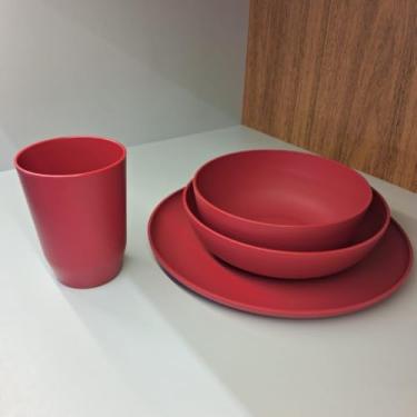 Imagem de Kit 4 Peças de Utensílios de Mesa – Prato Raso, Fundo, Bowl e Copo, Ideal para Dia a Dia e Refeições Domésticas (VERMELHO CEREJA)