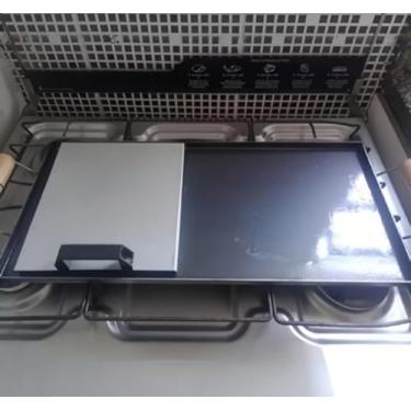 Imagem de Chapa para Hambúrguer Profissional, Preta, Aço Carbono, 60x30cm, com Alças de Madeira, para Fogão e Cooktop