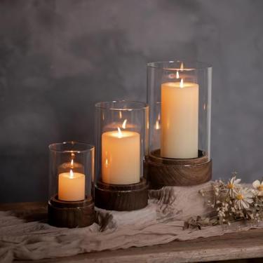 Imagem de Hewory Suporte de vela de vidro Hurricane: conjunto de 3 castiçais castanhos rústicos para velas de pilar, suporte de madeira decorativo vintage com vidro transparente para casamentos, Natal, centro
