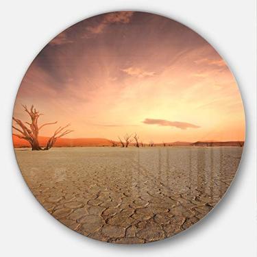 Imagem de Designart Arte de parede "Deserto do Namibe, bela terra rachada, círculo de paisagem africana", 58,4 x 58,4 cm, roxo