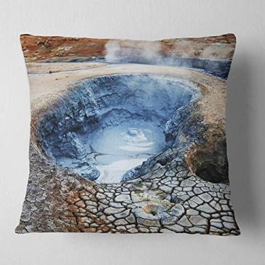 Imagem de Lindo campo Fumarole da Designart na paisagem da Islândia, sala de estar, sofá, almofada de alta qualidade + capa de almofada impressa em ambos os lados 66 cm x 66 cm