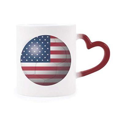 Imagem de Caneca sensível ao calor com bandeira nacional dos EUA futebol americano vermelha muda de cor