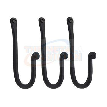 Imagem de Ganchos de ferro forjado em garra única, conjunto de gancho clássico de ferro forjado à mão vintage – prendedores de metal rústicos curvos – decoração de parede colonial decorativa da The Metal Magician, Set of 3 Round Rod