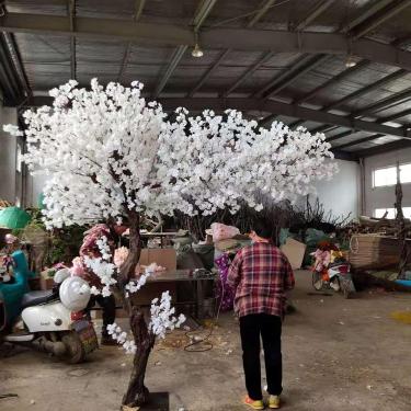 Imagem de 1,8 x 1 m Flores de cerejeira artificiais brancas flores feitas à mão árvore grande trepadeiras falsas flores para festa interior exterior restaurante shopping planta artificial 1,8 x 1 m/5,9 x 3,3