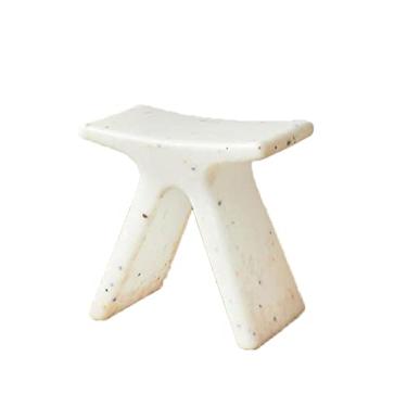 Imagem de ZABEES Banqueta criativa para troca de sapatos, banquinho de plástico para uso doméstico, formato especial, bancos pequenos e baixos para sala de estar, assento acolchoado para quarto