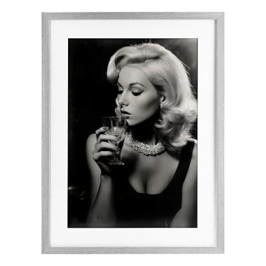 Imagem de Stupell Industries Impressão emoldurada Classic Woman & Martini Gray Under Glass, design by Decent Exposures, 23 x 17