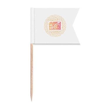 Imagem de Câmera, fotografia estéreo, colorido, palito, bandeiras, marcação de etiquetagem para bolo de festa, prato de queijos