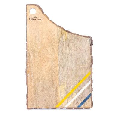 Imagem de Lahumzco Tábua de cortar madeira de manga com casca de árvore, tábua de cortar, tábua de queijo, pão e charcutaria - Tábua de servir de madeira decorativa para cozinha e jantar 35 x 23 cm