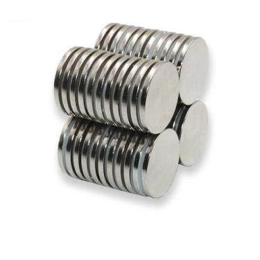 Imagem de Imã de Neodímio 10x1mm 100 unidades Adequado para murais ou acessórios