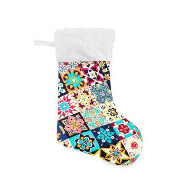 Imagem de GakkiGii Pacote com 2 meias de Natal coloridas quadradas, decoração de Natal grande para parede de árvore de lareira, 45 x 31 cm