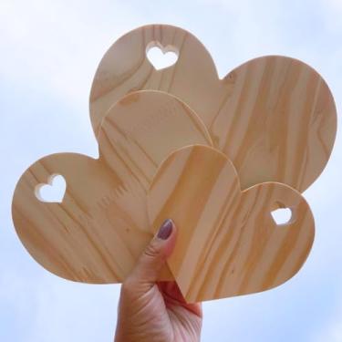 Imagem de Kit Trio de Tábuas com Coração Vazado e Suporte de Madeira Organizador Decorativo e Funcional para Cozinha (TRIO DE TÁBUAS CORAÇÃO VAZADO)