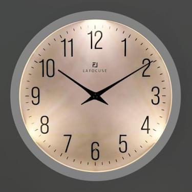 Imagem de Lafocuse Relógio de parede com luz noturna branco, relógios de parede com iluminação silenciosa, de 30 cm, que brilham no escuro, operados por bateria para quarto, sala de estar