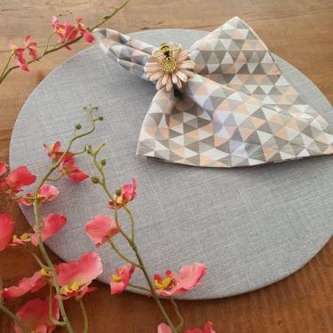 Imagem de Kit cinza jogo americano natal mesa abelhinha com 8 pçs - Criarte Opçõ