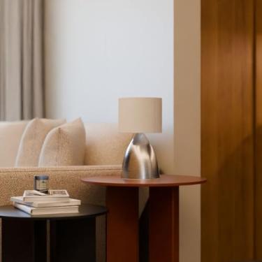 Imagem de Kit 2 Abajur Luminária de Mesa Bojudo Clássico Escovado Com Cúpula de Algodão Branco Decoração Iluminação de Casa, Sala, Escritorio, Quarto