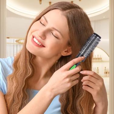 Imagem de Escova de cabelo redonda com barril de alumínio e alça de aderência para secagem, volume de cachos em casa, viagens ou salão de beleza (verde, 3,6 cm)