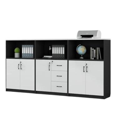 Imagem de Armário de Arquivos Armário de arquivo com cinco portas e três armários para armazenamento dados diversos escritório