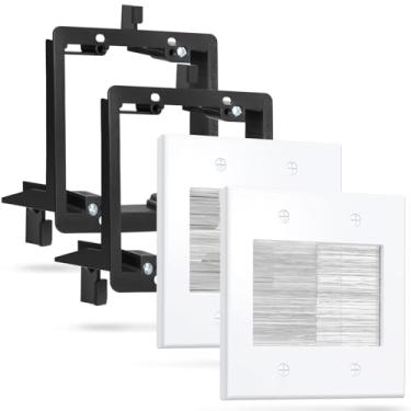 Imagem de Fosmon Placa de parede com 2 escovas brancas, kit de gerenciamento de cabo duplo para passagem de cabos, ocultador de fio para TV montada na parede, coaxial, HDMI, fios de alto-falante Ethernet com