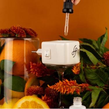 Imagem de Kit Difusor Elétrico + Essência Concentrada de Tangerina Siciliana - T