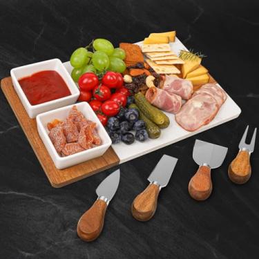 Imagem de Conjunto de tábuas de queijo de mármore de madeira de acácia - Tabuleiro de queijo com utensílios de queijo para casais 2025, chá de panela, presentes de inauguração de casa, presentes para mulheres