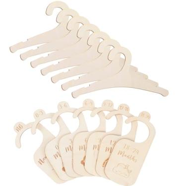 Imagem de Conjunto de cabides de madeira para bebês recém-nascidos, 7 peças, com 7 divisórias para armário de bebê, 23 cm, antiderrapantes, lindos cabides de roupas infantis para crianças, casacos, calças