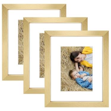 Imagem de Golden State Art, Conjunto de 3 porta-retratos 20 x 25 cm - Fotos foscas a 13 x 17 cm com capa de plástico - Conjunto de moldura de galeria - Montagem na parede ou exibição de mesa (dourado, pacote