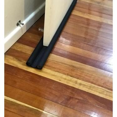 Imagem de Trilho Veda Po Protetor Rolinho Veda Porta Tecido De Lona 90Cm