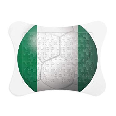 Imagem de Moldura de quebra-cabeça com a bandeira nacional de futebol americano da Nigéria, enfeite de quebra-cabeça