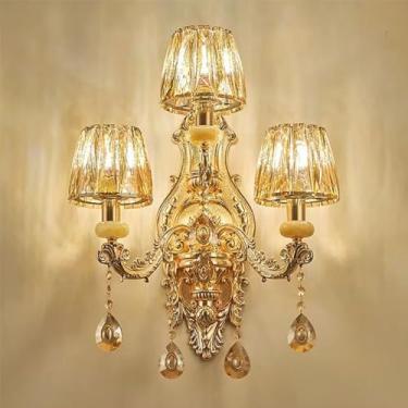 Imagem de Luminária de parede de cristal de luxo europeia, moderna, com LED, para decoração de sala de estar, quarto, escritório, quarto modelo, hotel, casa de campo, corredor (YC 3 luzes, 1 unidade)