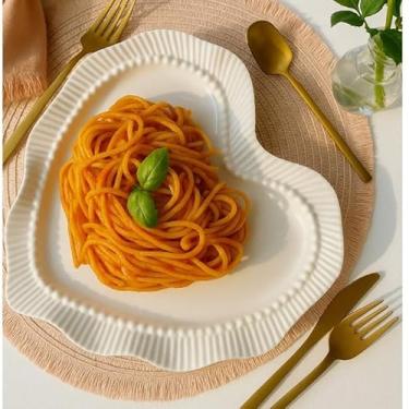 Imagem de Conjunto Prato Design de Coração 23 x 22cm e Superfície Cravejada (Prato Branco 23cm x 22cm)