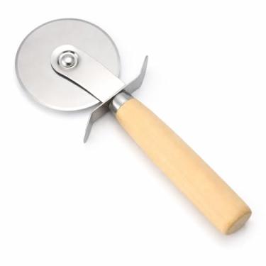 Imagem de Cortador de Pizza, Tortas, Waffles, Massas e Biscoitos - Material em Aço Inoxidável com Cabo de Madeira Ergonômico Útil, Simples e Fácil de Usar