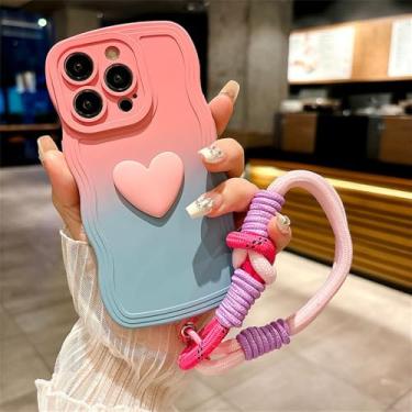 Imagem de Capa com estampa de ondas degradê e coração para iPhone 16 Pro Max, 15 Pro, 14 Plus, 13 Pro Max, 12, 16, 11, XS, X, XR, com alça de pulso, rosa e azul, para iPhone 14 Plus.