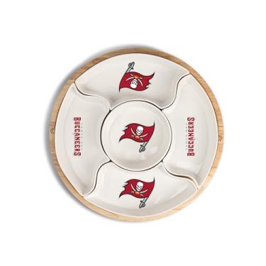 Imagem de The Memory Company | Bandeja de servir com 5 seções licenciada NFL de 40,6 cm com madeira, Tampa Bay Buccaneers