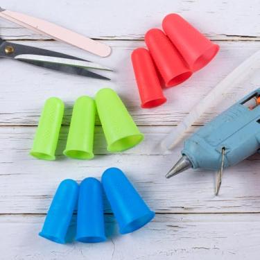 Imagem de 9 peças de protetores de dedo de pistola de cola quente, 3 tamanhos de capas de pontas de dedo de silicone, protetor de dedo de dedal, tampas de dedo para polegar para cola quente, uso doméstico e