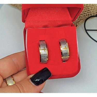 Imagem de Par de Aliança Anél Oração Pai Nosso em Português Aço Inox 316L Dourado + Estojo Veludo Caixa Porta Jóias Presente