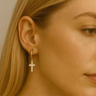 Imagem de Brinco Argolinha Cruz Cravejada Banhado a Ouro