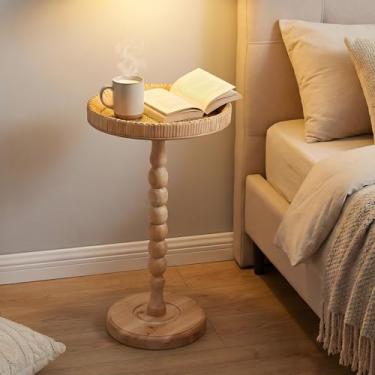 Imagem de Mesa lateral redonda de vime Boho – Pequena mesa de pedestal para sala de estar, quarto ou escritório – Mesa de canto compacta com pernas de madeira maciça – Mesa de centro moderna para espaços
