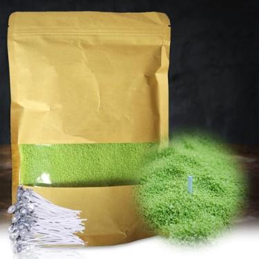 Imagem de DRMAISON Kit DIY de cera de vela perolada e areia – 1000 g, verde grama, não tóxico e livre de fumaça, recarregável com 60 pavios, chama de longa duração, altamente personalizável para decoração de