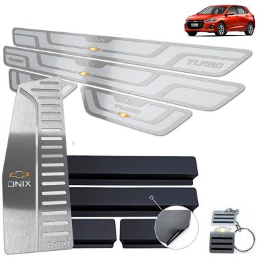 Imagem de Descanso de Pé + Soleira Onix Turbo 2020 Prata Alto Relevo