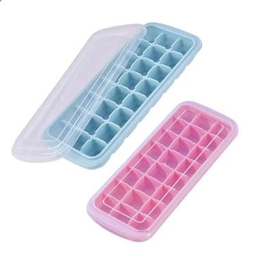 Imagem de FORMA DE GELO PLÁSTICA COM TAMPA 24 CUBOS