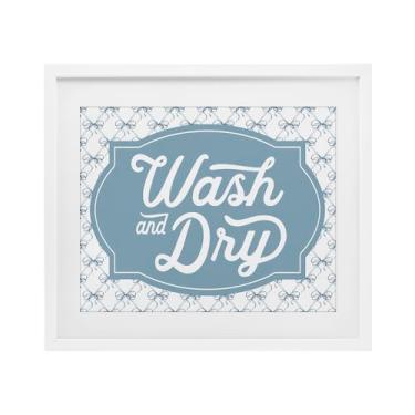 Imagem de Stupell Industries Wash & Dry with Bow Pattern Impressão emoldurada branca sob o vidro design por Lettered and Lined, 43 x 53 cm