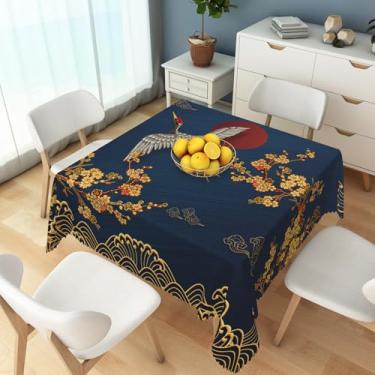 Imagem de SIEDYCV Toalha de mesa quadrada com pintura de guindaste estilo japonês, 152 cm, dourada, flor de cerejeira, lua, guindaste, azul marinho, tecido de poliéster, à prova de óleo, lavável para cozinha