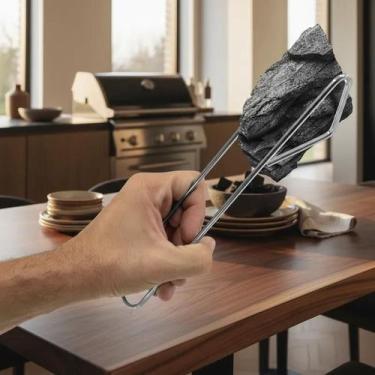 Imagem de Transforme Seu Churrasco com o Pegador de Brasa e Carne em Aço Cromado