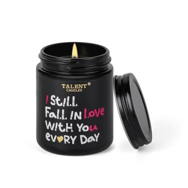 Imagem de Vela perfumada romântica dos namorados - Cera de soja natural em frasco com fragrância noturna quente para decoração de casa, quarto, sala de estar. Design de mensagem sincera, 240 g, tempo de queima