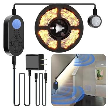 Imagem de NIVOTA Faixa de luz de escada com sensor duplo, sensor ativado por movimento duplo, tira de luz LED para escadas (branco quente 3000K (faixa de luz de 32,8 pés), adaptador de energia + cabo CC de 16,4