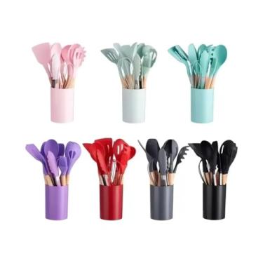 Imagem de Kit 12 Utensílios de Cozinha em Silicone com Cabo de Madeira, Preto, 20 cm, Resistente ao Calor, Escumadeira 32 cm
